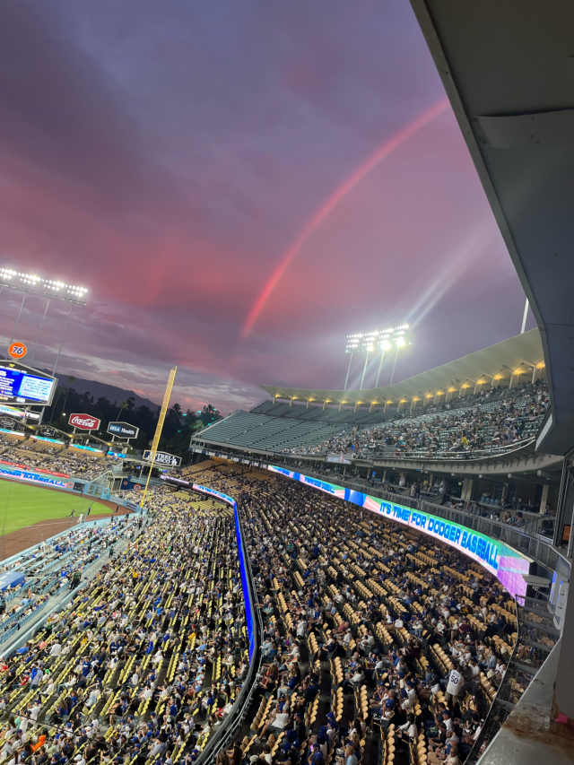 Padres beat Dodgers with walk-off walk in 10th, reduce magic number to 4 -  CBS Los Angeles