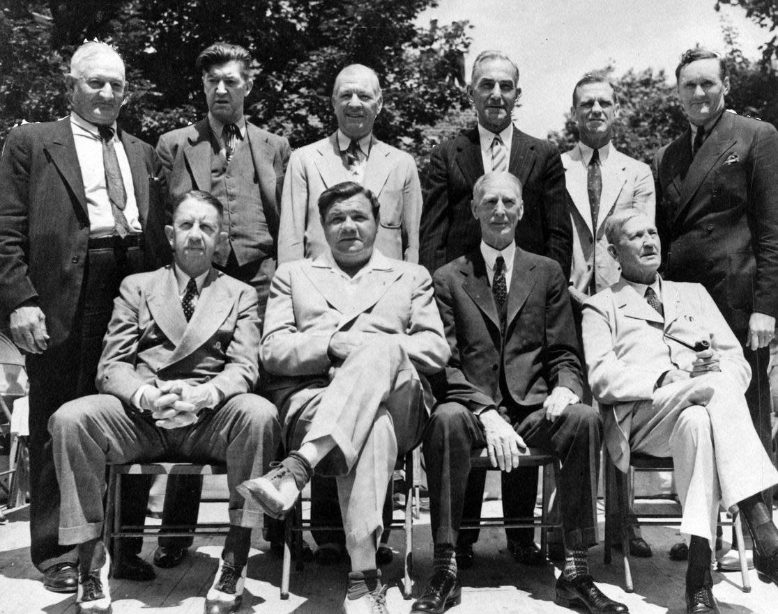 The Hall of Fame's living members take a photo in 1939. (Bettmann Archives/Getty Images)