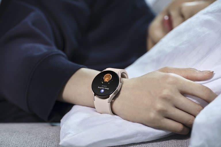 Los relojes inteligentes llevan una serie de sensores que permiten registrar la actividad física, el ritmo cardíaco o la calidad del sueño