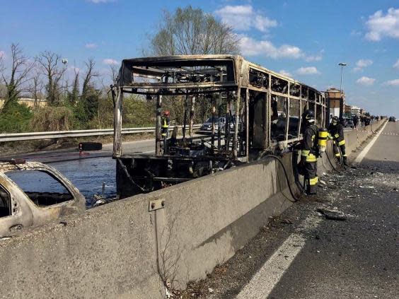 Italy bus fire: Driver abducts 51 children and sets vehicle alight in protest over refugee drownings