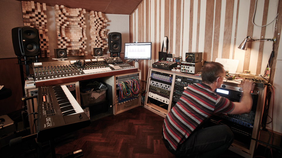 How to build a home studio