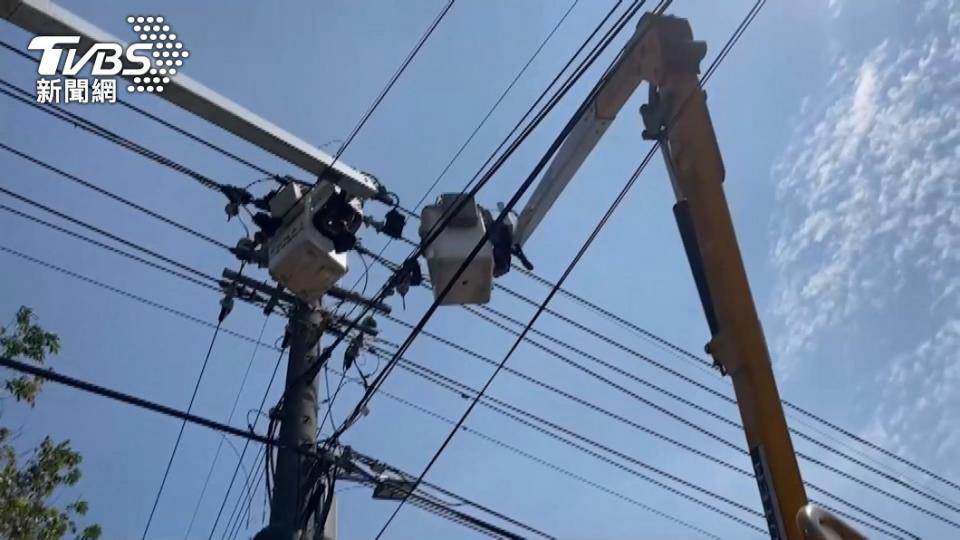 近日全台各地不斷傳出突發性停電、跳電的狀況。（圖／TVBS）