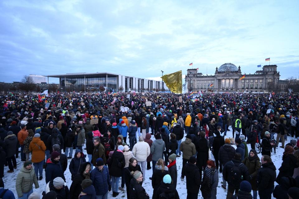 2024年1月21日，德國柏林民眾抗議極右翼另類選擇黨（AfD）參與重置移民的密會。路透社