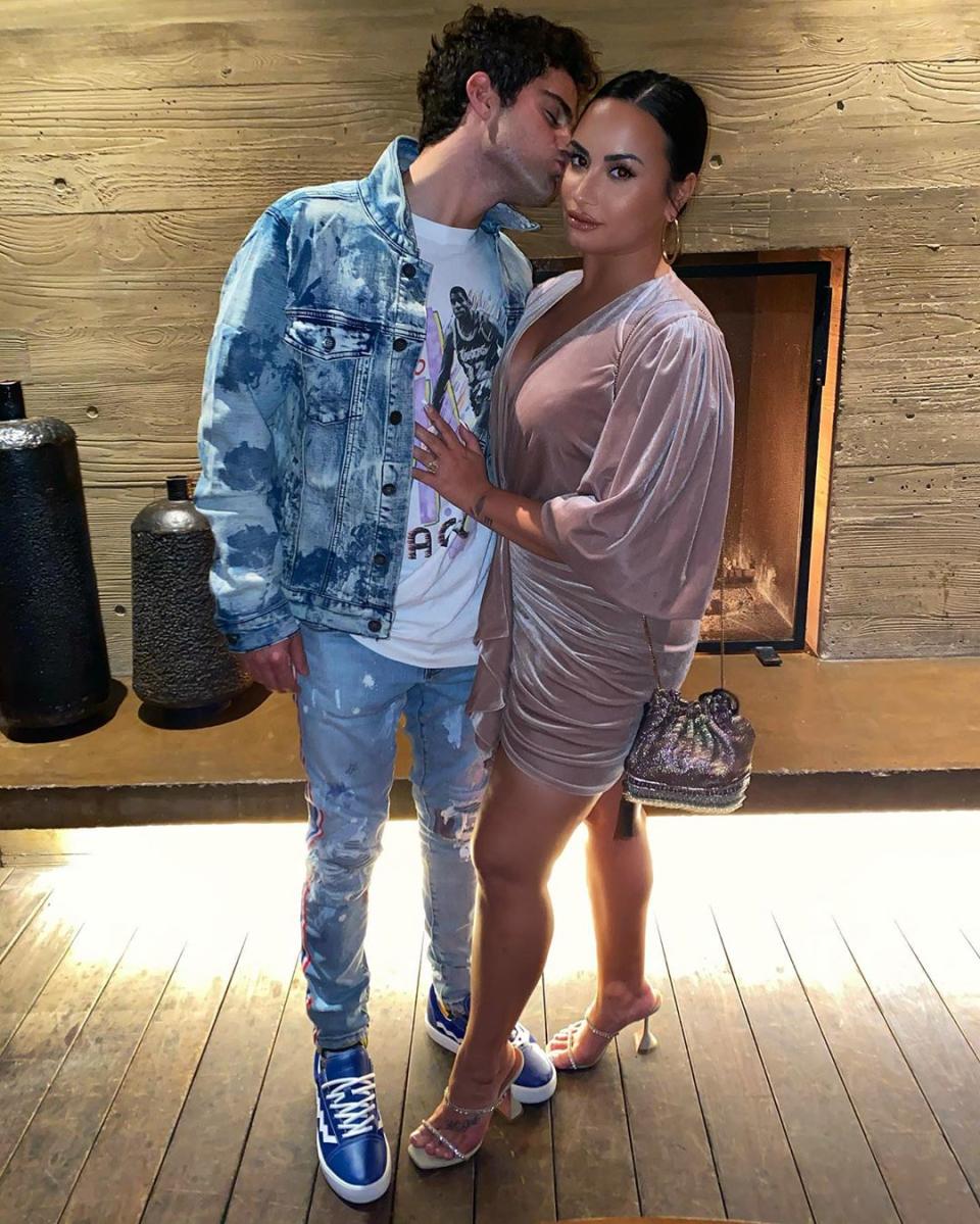 <cite class="credit">Instagram/@DDLovato</cite>