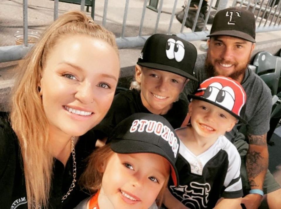 Maci Bookout, Taylor McKinney, Bentley 