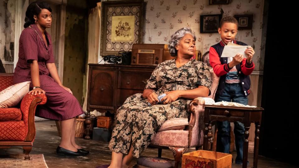 <div class="inline-image__caption"><p>(l to r) Mandi Masden, Tonya Pinkins, and Toussaint Battiste in The Public Theater revival of 'A Raisin in the Sun.'</p></div> <div class="inline-image__credit">Joan Marcus</div>