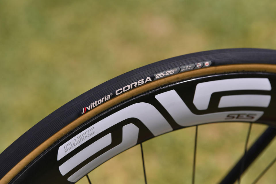 ENVE SES Disc wheel section with a Vittoria CORSA tyre mounted