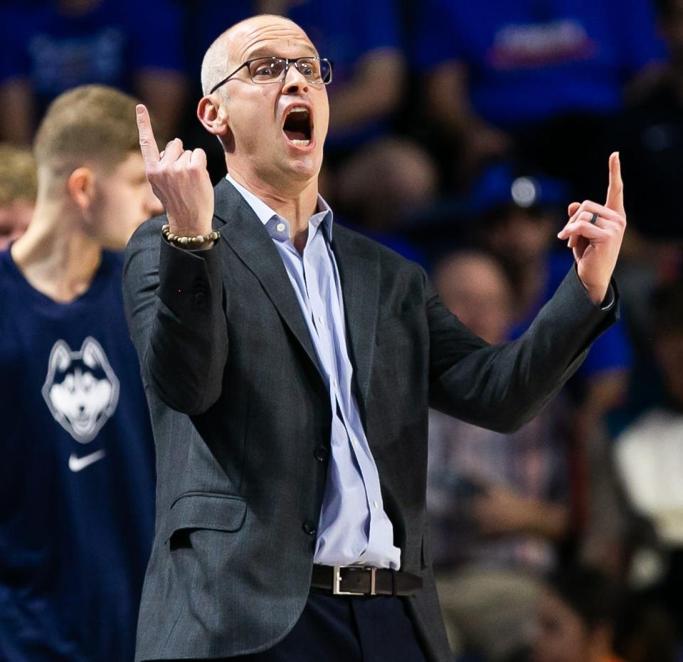 Connecticut Huskies head coach Dan Hurley