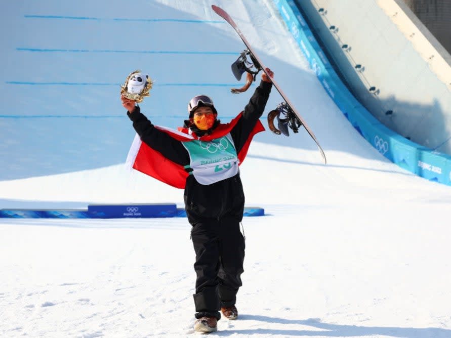 Yiming Su celebrates winning gold in the men’s Big Air (Getty)