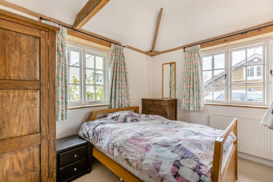 cottage for sale oxfordshire bedroom