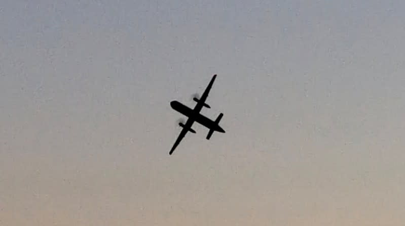 Una foto del que sería el avión Bombardier Dash 8 Q400 robado y pilotado por Richard Russell. Tras despegar del aeropuerto de Seattle y volar un tiempo, se estrelló en una área desolada. (Reuters)