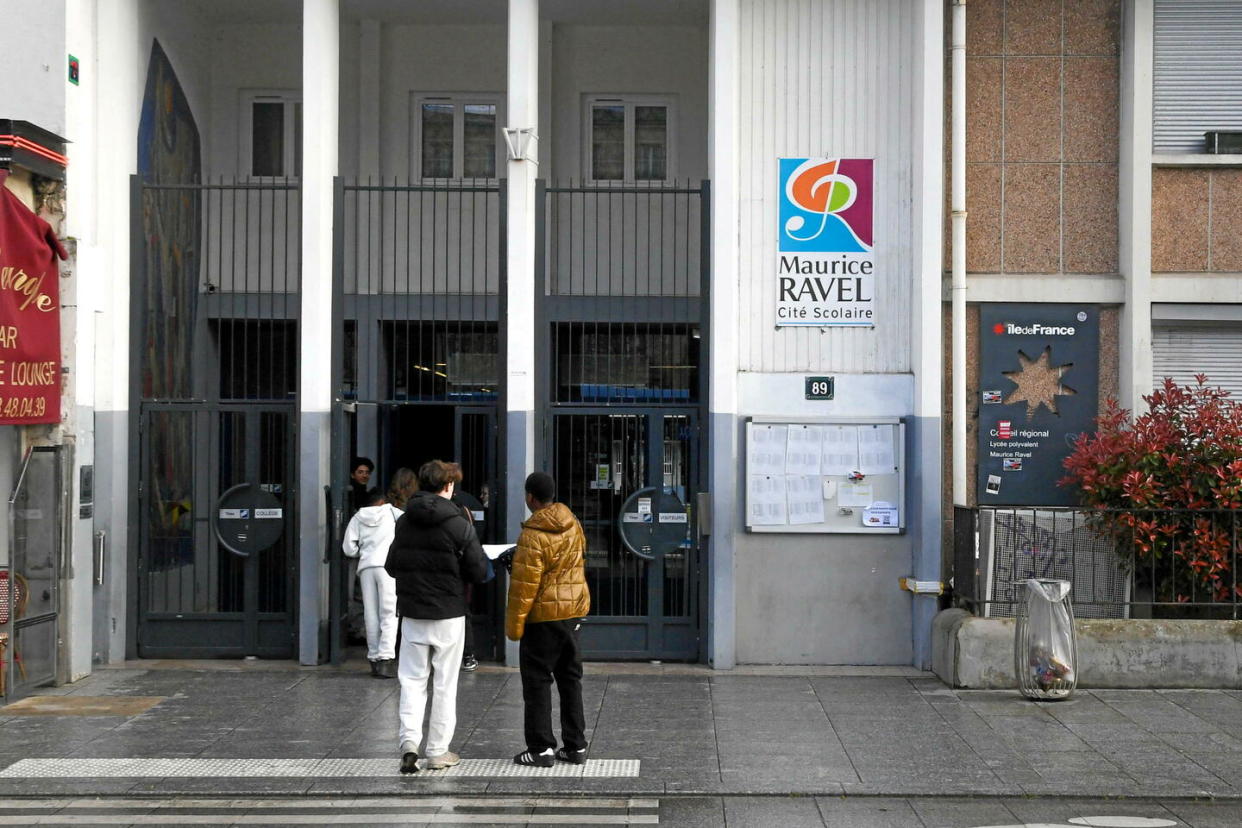 L'entrée du lycée Maurice-Ravel, à Paris.  - Credit:Lionel Urman - Sipa