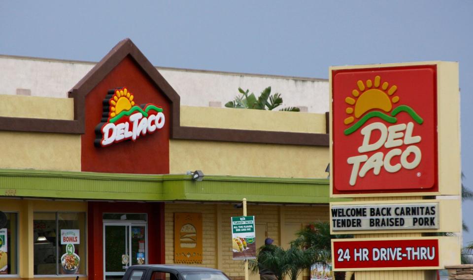 5) Del Taco