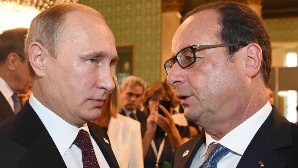 Vladimir Poutine et François Hollande, lors d'une rencontre en octobre 2013 - Daniel Dal Zennaro - AFP