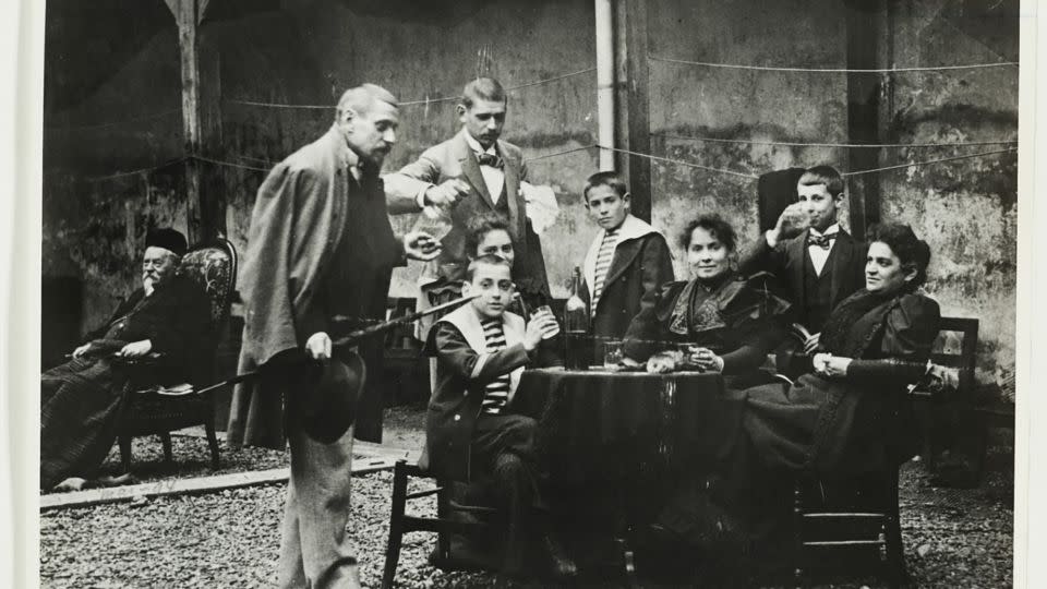 René Gimpel and his family, in a photograph taken between 1891 and 1895. René is the child seen standing and wearing a striped shirt. - Smithsonian Archives of American Art