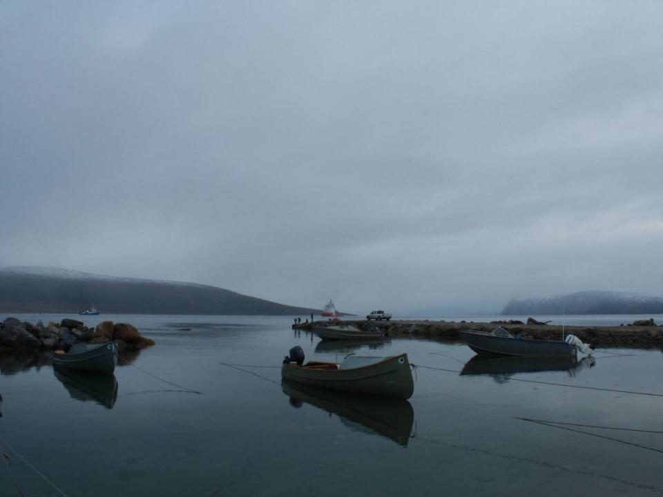 Boats in Clyde River, Nunavut, pictured in 2020. (Paul Tukker/CBC - image credit)
