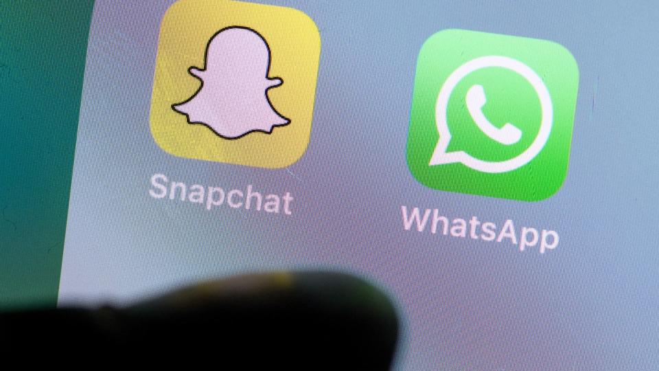 Continental untersagt seinen Mitarbeitern wegen Datenschutz-Bedenken ab sofort den Einsatz von Social-Media-Apps wie WhatsApp und Snapchat auf Dienst-Handys. Foto: Fabian Sommer