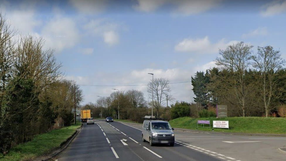 The woman motorist was attacked on the A4 in Thatcham, Berkshire. (Google)