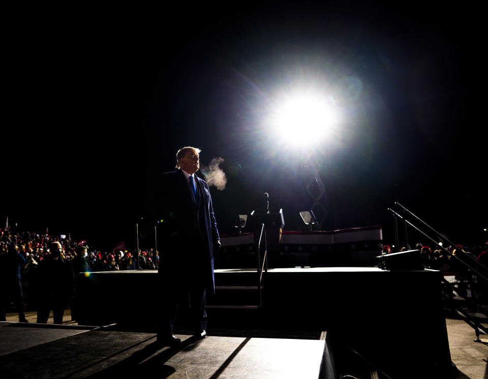 El presidente Donald Trump durante un mitin de campaña en el Aeropuerto Eppley en Omaha, Nebraska, el 27 de octubre de 2020. (Doug Mills/The New York Times).