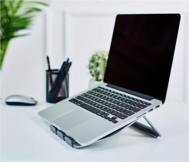 Con este soporte para laptop resistente y en oferta quedarás bien en el  intercambio de la oficina