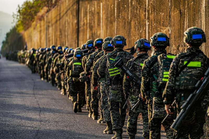海軍陸戰隊99旅步一營日前在南台灣實施「海軍陸戰隊步兵兵科基地行軍鑑測」。（取自中華民國海軍臉書）