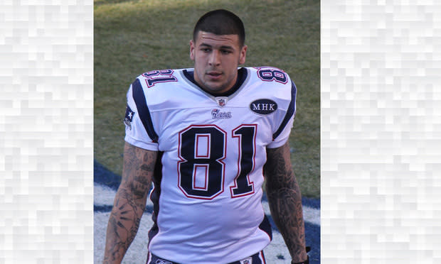 In final hours, NFL star Aaron Hernandez thought of family, not football