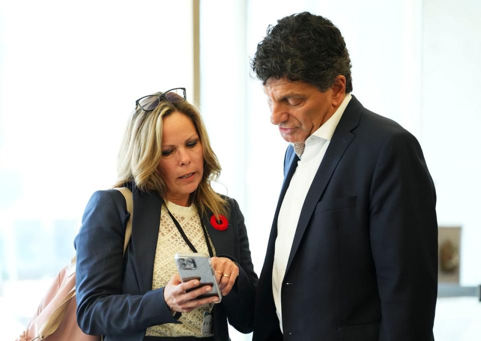 Lawyer Lawrence Greenspon and Tamara Lich attend the Public Order Emergency Commission in Ottawa Nov. 3, 2022.
