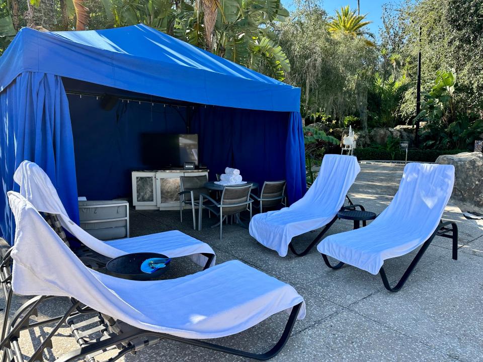 private poolside cabana at the hard rock hotel in universal orlando