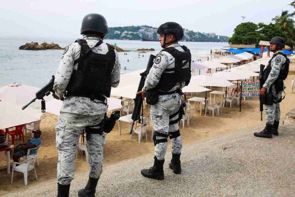 bomba molotov en el Zócalo de Acapulco