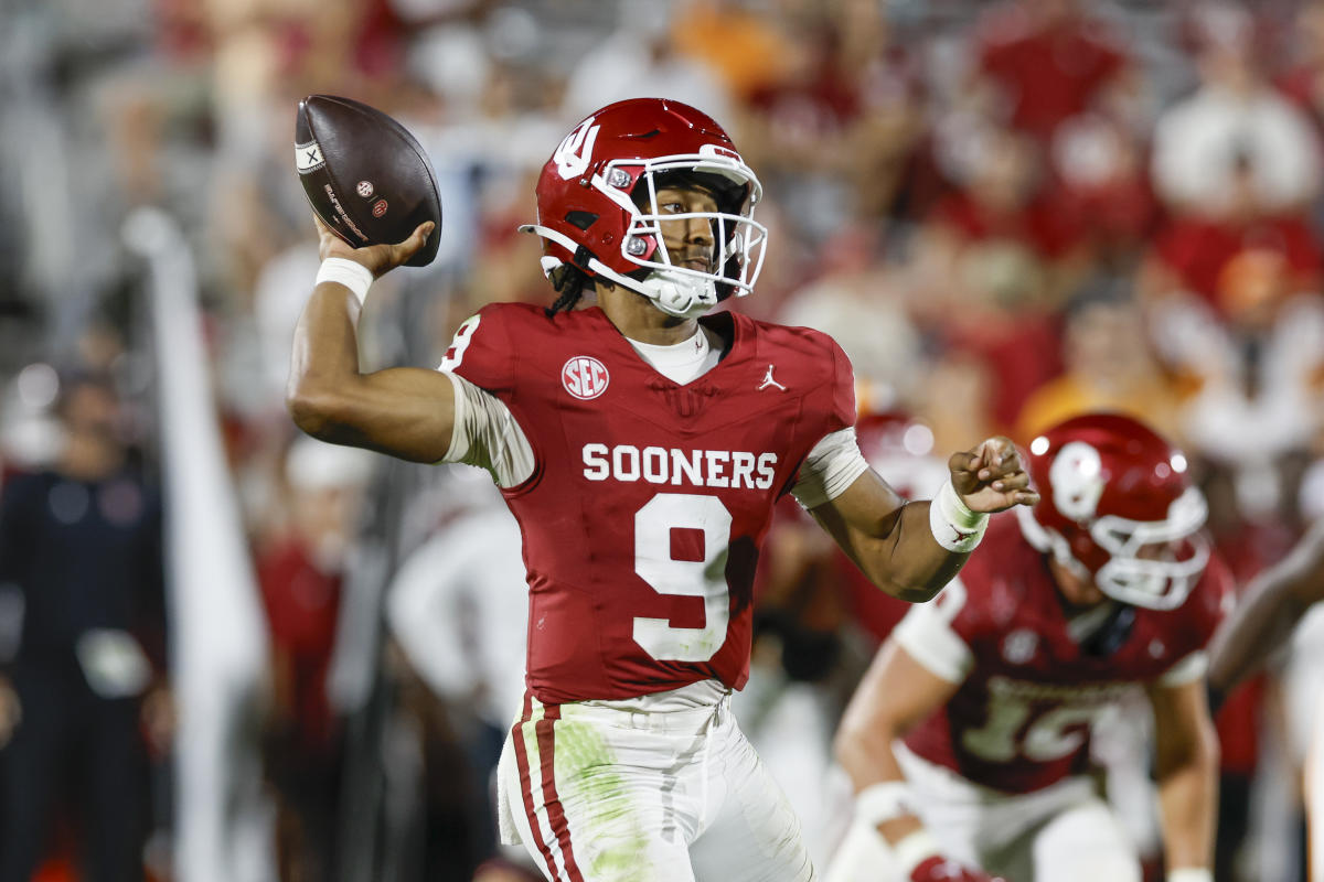 Oklahoma making quarterback change to Michael Hawkins Jr., coach Brent Venables announces