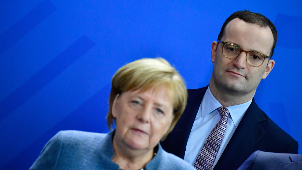 Jens Spahn möchte von Angela Merkel den CDU-Vorsitz übernehme. Ob er auch Kanzlerschaftsambitionen hat, wird sich noch zeigen. (Bild: Tobias Schwarz/AFP/Getty Images)