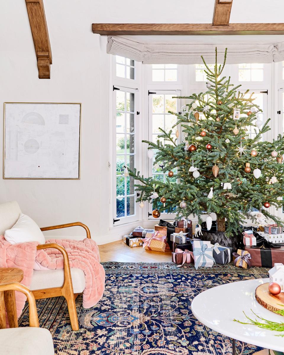 Minimalist Christmas Tree Ideas That Prove Less Is More
