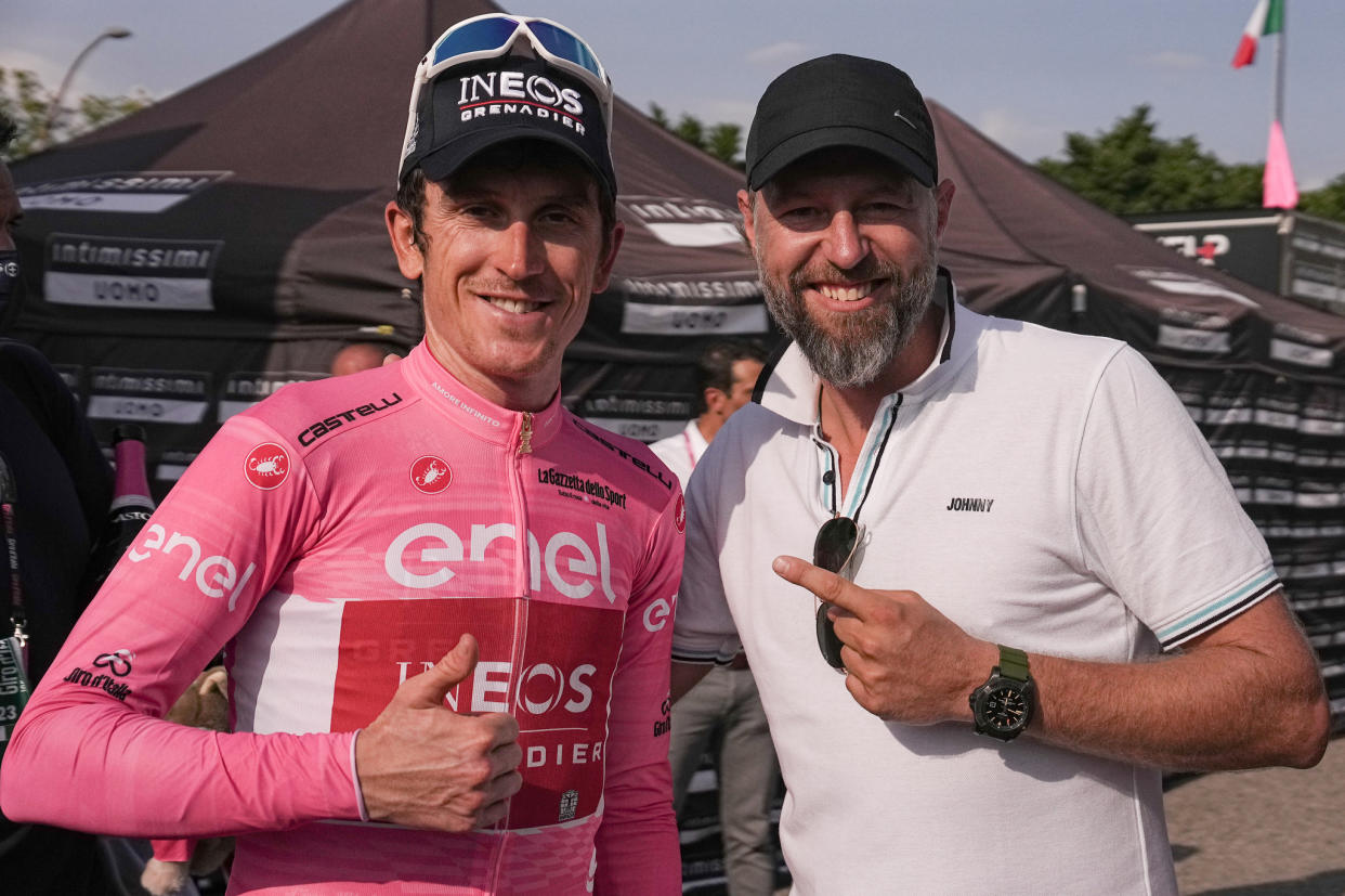  2012 Giro d'Italia champion Ryder Hesjedal (right) was at the 2023 race for stage 17 and visited Geraint Thomas 