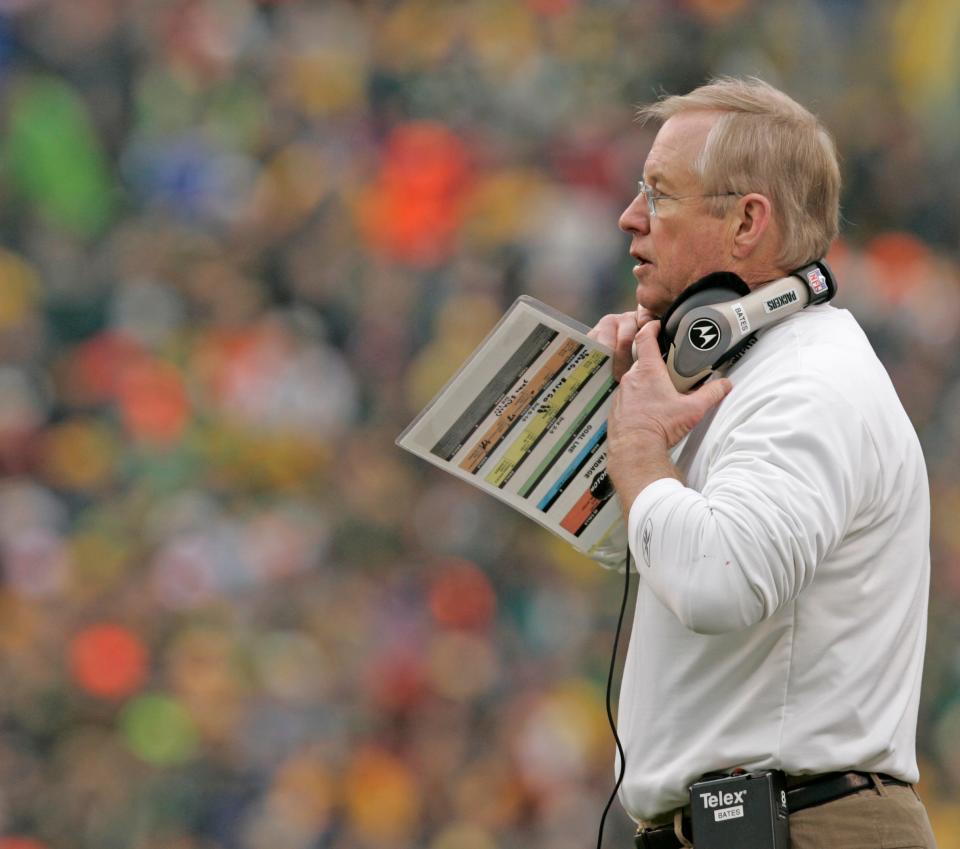 Green Bay's Jim Bates is shown coaching from the sidelines in the Packers' finale in Green Bay in 2005.