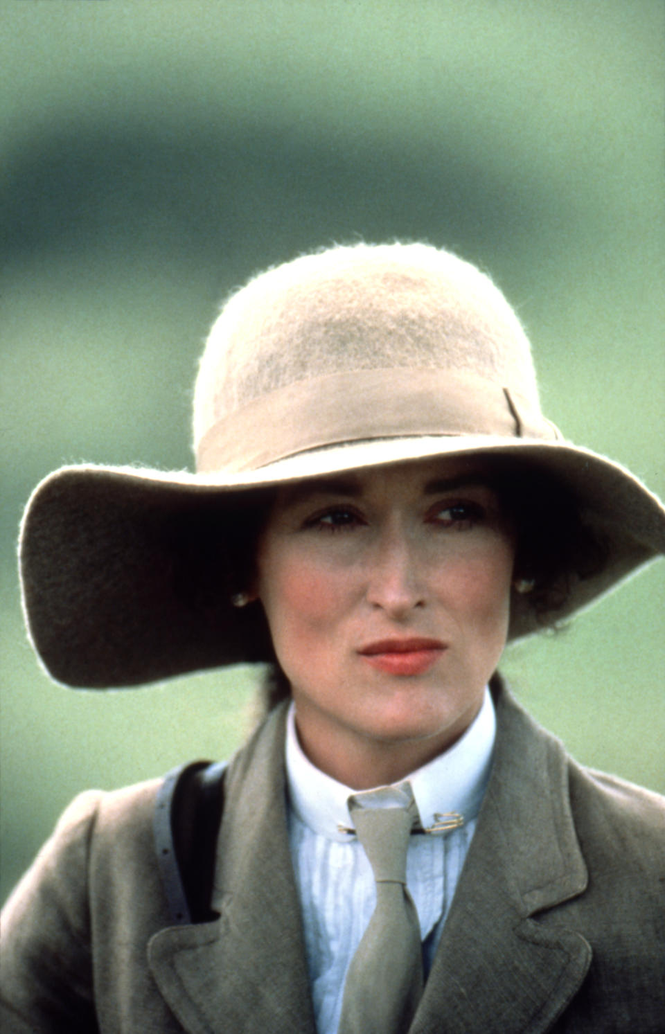 <p> Meryl Streep on the set of Out of Africa in 1985 </p>