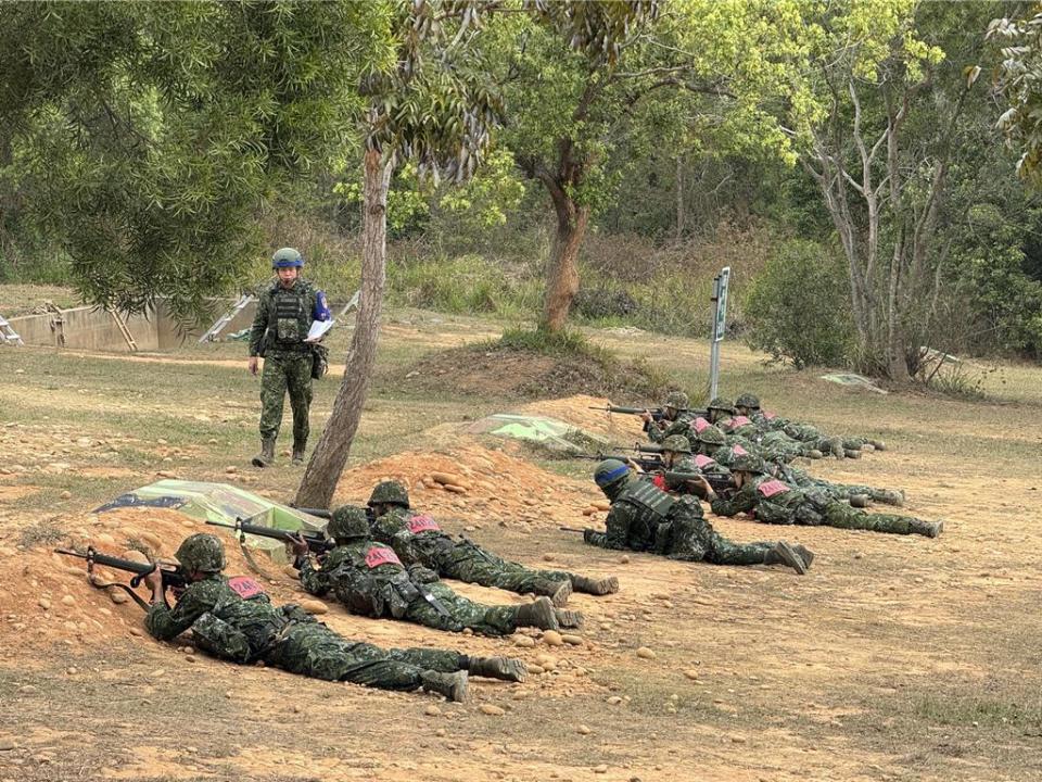 今年1月25日入伍的首梯一年期義務役（陸軍2226梯），經過8周精實訓練，於本月18至22日進行為期5日的期末鑑測。（李奇叡攝）