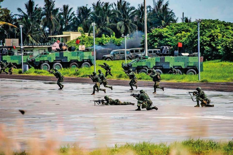 陸軍第十軍團駐地在台中，總兵力逾2萬人。（國防部提供）