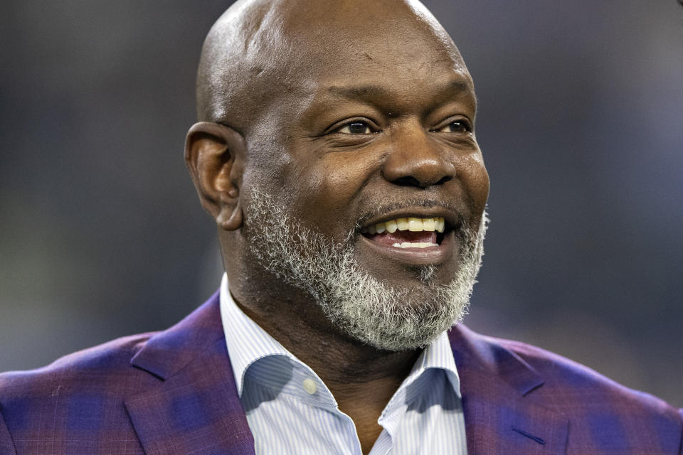 ARLINGTON, TX - NOVEMBER 28:  Former Dallas Cowboy Emmitt Smith on the sidelines before a game on Thanksgiving Day against the Buffalo Bills at AT&T Stadium on November 28, 2019 in Arlington, Texas.  The Bills defeated the Cowboys 26-15.  (Photo by Wesley Hitt/Getty Images)