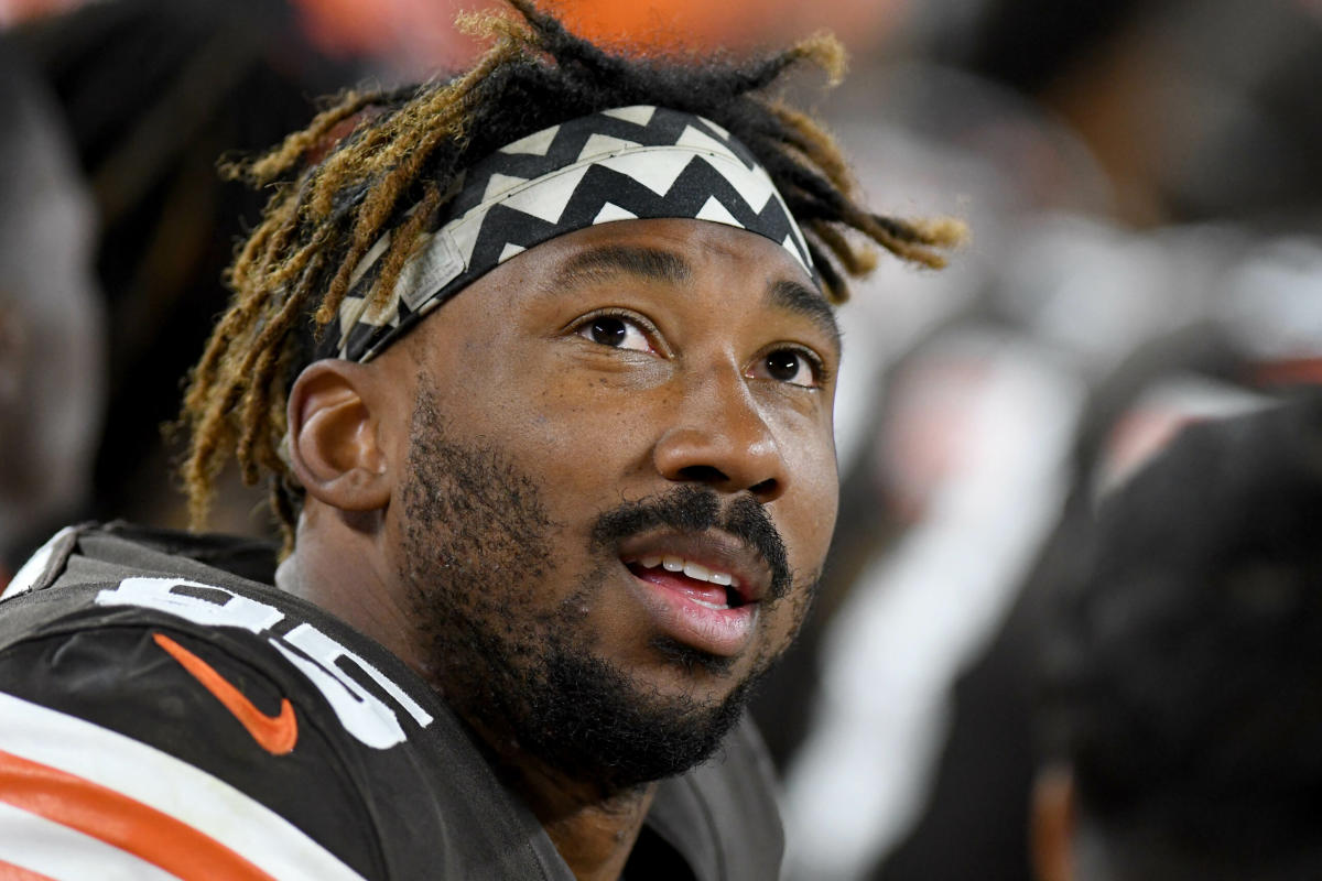 Browns Star Myles Garrett Calls Out Fans After Collapse Against Jets