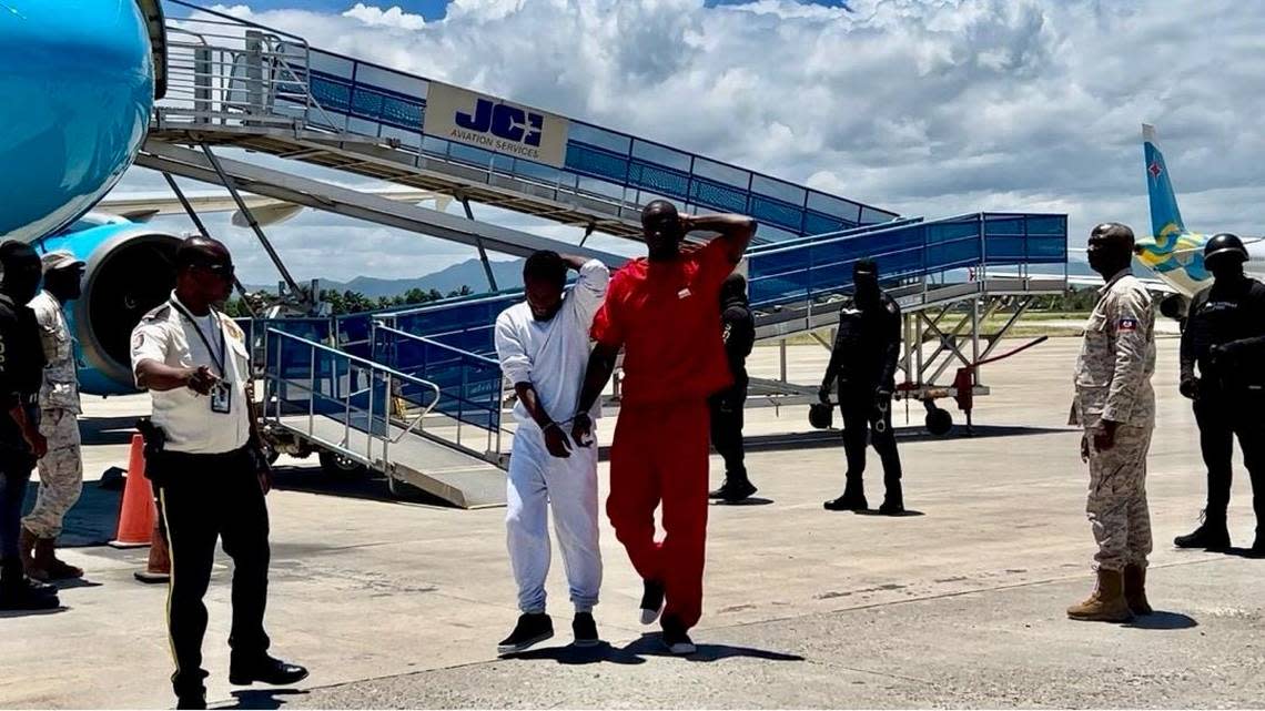 An Immigration and Customs Enforcement flight from the United States with 40 men and 12 women arrived on Thursday, April 18, 2024 in the northern city of Cap-Haïtien, Haiti amid ongoing violence in Port-au-Prince by armed groups.