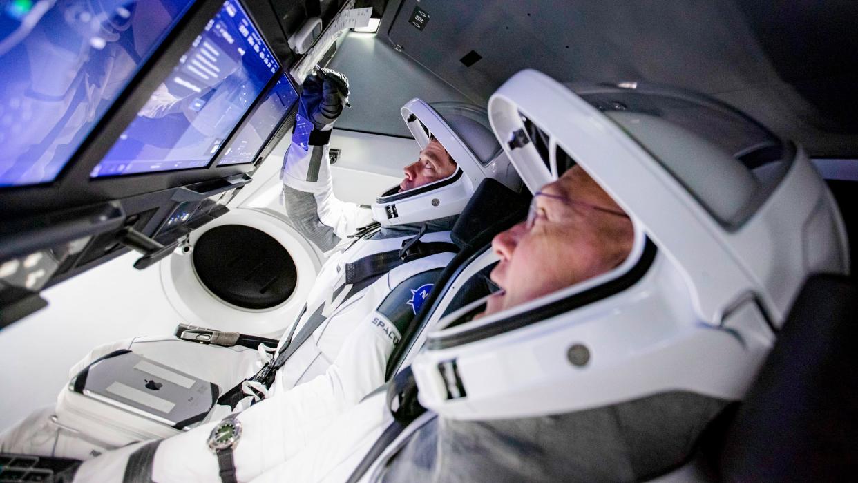 nasa astronauts bob behnken doug hurley spacex spacesuits crew dragon spaceship seats training demo2 demo 2 49720388058_23f03d8a6d_o