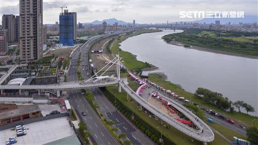 江柏樂說，水岸流向、居家座向，都會影響一間房子是否聚財。（圖／記者陳韋帆攝影）