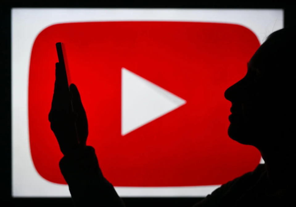 Youtube wurde von Google übernommen und ist seither dank Youtube Premium zu einem wichtigen Umsatzträger für Alphabet geworden. - Copyright: Artur Widak/NurPhoto via Getty Images