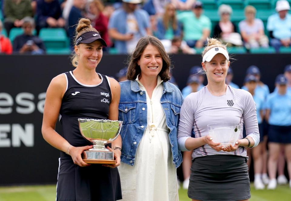 Johanna Konta (centre) poses for a photo with champion Beatriz Haddad Maia (left) and runner-up Alison Riske (Tim Goode/PA) (PA Wire)