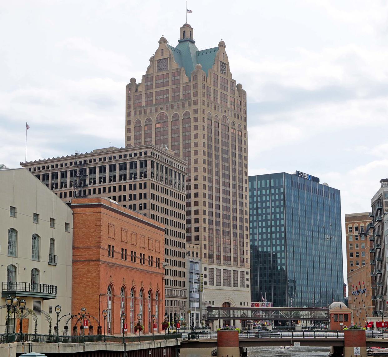 The 35-story 100 East at 100 E. Wisconsin Ave., photographed in Milwaukee on Tuesday, Aug. 31, 2021.