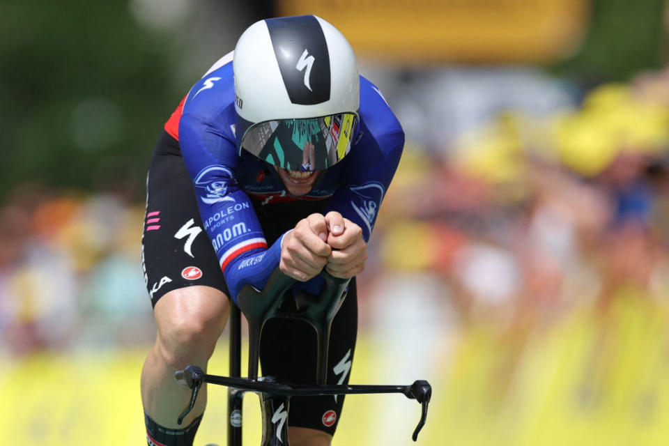 Soudal Quick-Step's French rider Remi Cavagna cycles to the finish line during the 16th stage of the 110th edition of the Tour de France cycling race, 22 km individual time trial between Passy and Combloux, in the French Alps, on July 18, 2023. (Photo by Thomas SAMSON / AFP)