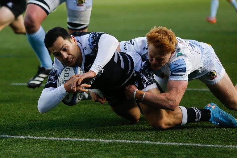 Matías Moroni y un try para Newcastle Falcons por el Gallagher Premiership frente a Exeter Chiefs; fue apenas días después de disputar el Mundial 