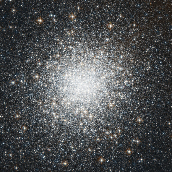 Hubble image of the globular cluster M2 using natural color filters. Credit: NASA, ESA, STScI and A. Sarajedini (University of Florida)