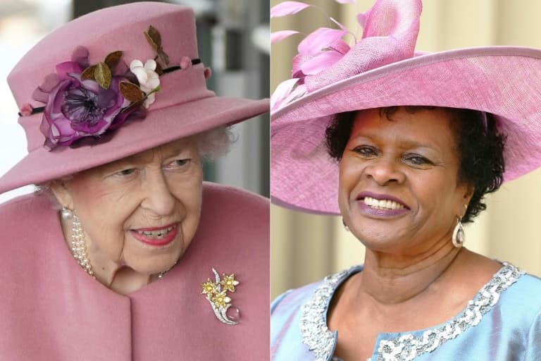 La reine Elizabeth II (à gauche) lors d'une cérémonie à Cardiff au Royaume-Uni le 14 octobre 2021, et la gouverneure générale de la Barbade, désormais cheffe de l'Etat. - Jacob King, JOHN STILLWELL © 2019 AFP
