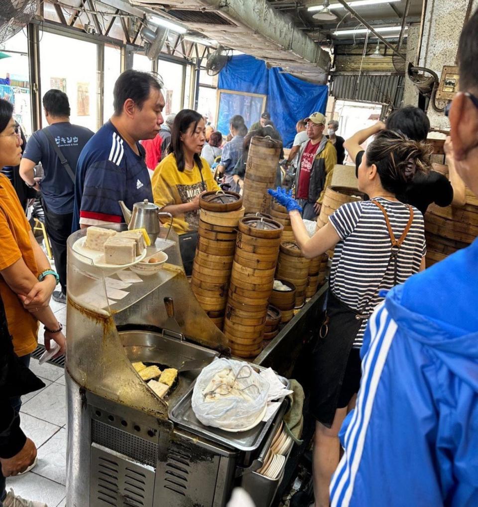 新龍城茶樓25年結業 65年牛池灣村半露天茶樓面臨重建 手工點心、「玩雀」文化或成絕響